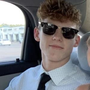 Meet your Posher, Tom